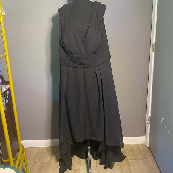 Formal Gown Black Sleeveless Pleated Chiffon Dress Size 26 Plus  MSRP ~$200. NWT - Picture 1 of 5